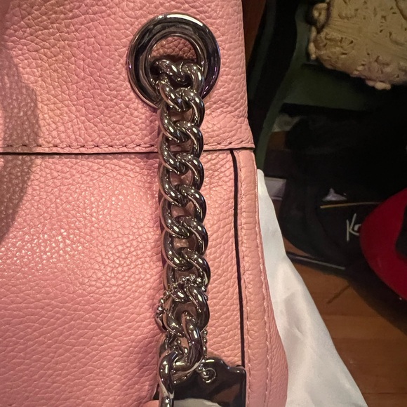 Coach Edie Turnlock. Pink Pebbled leather. - Picture 3 of 16